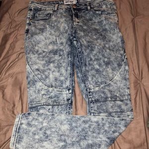 ❌SOLD❌ Acid-Washed Jeans
